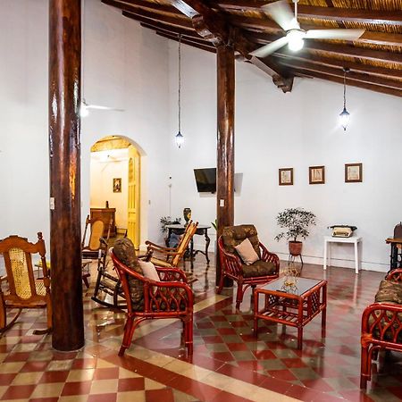 Hostal Victoria Granada Esterno foto