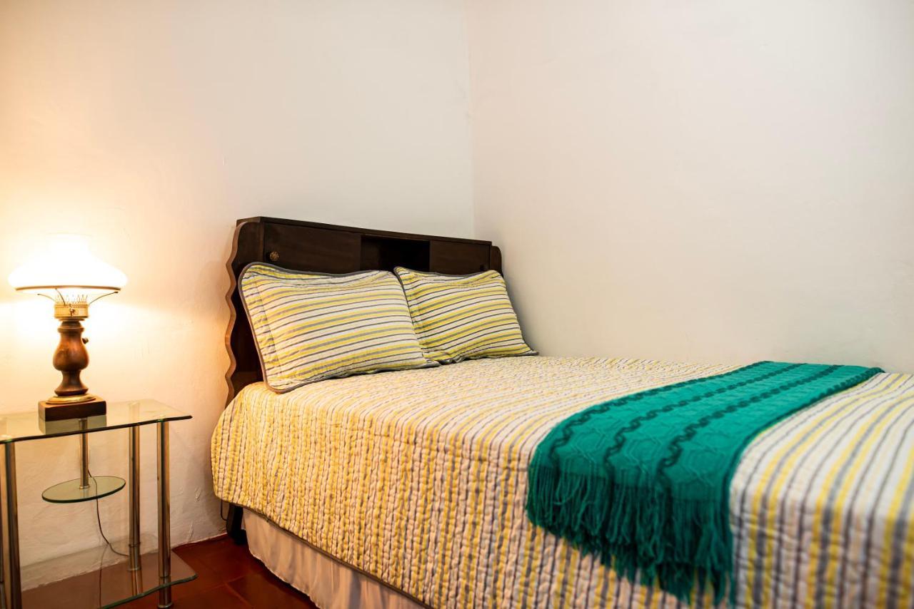 Hostal Victoria Granada Esterno foto