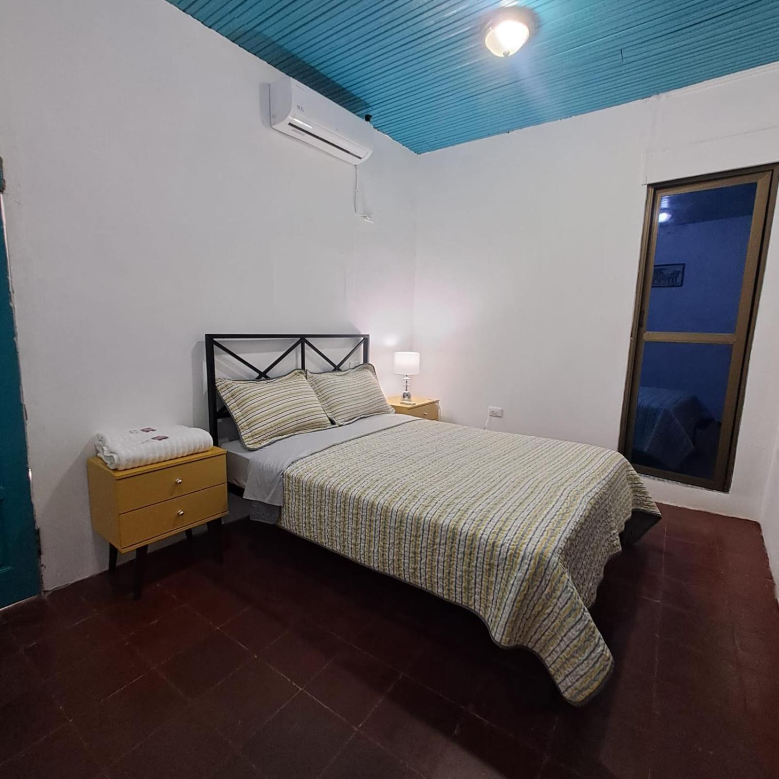 Hostal Victoria Granada Esterno foto