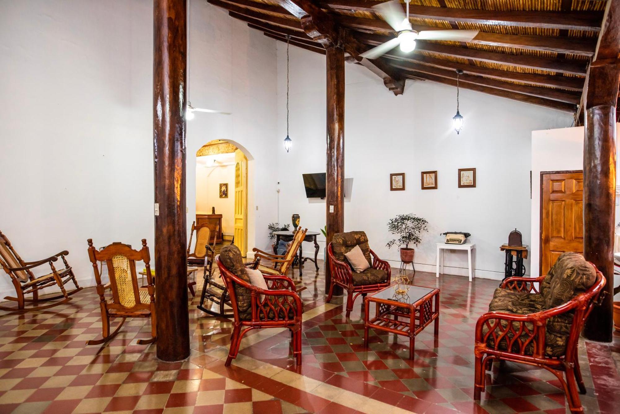 Hostal Victoria Granada Esterno foto