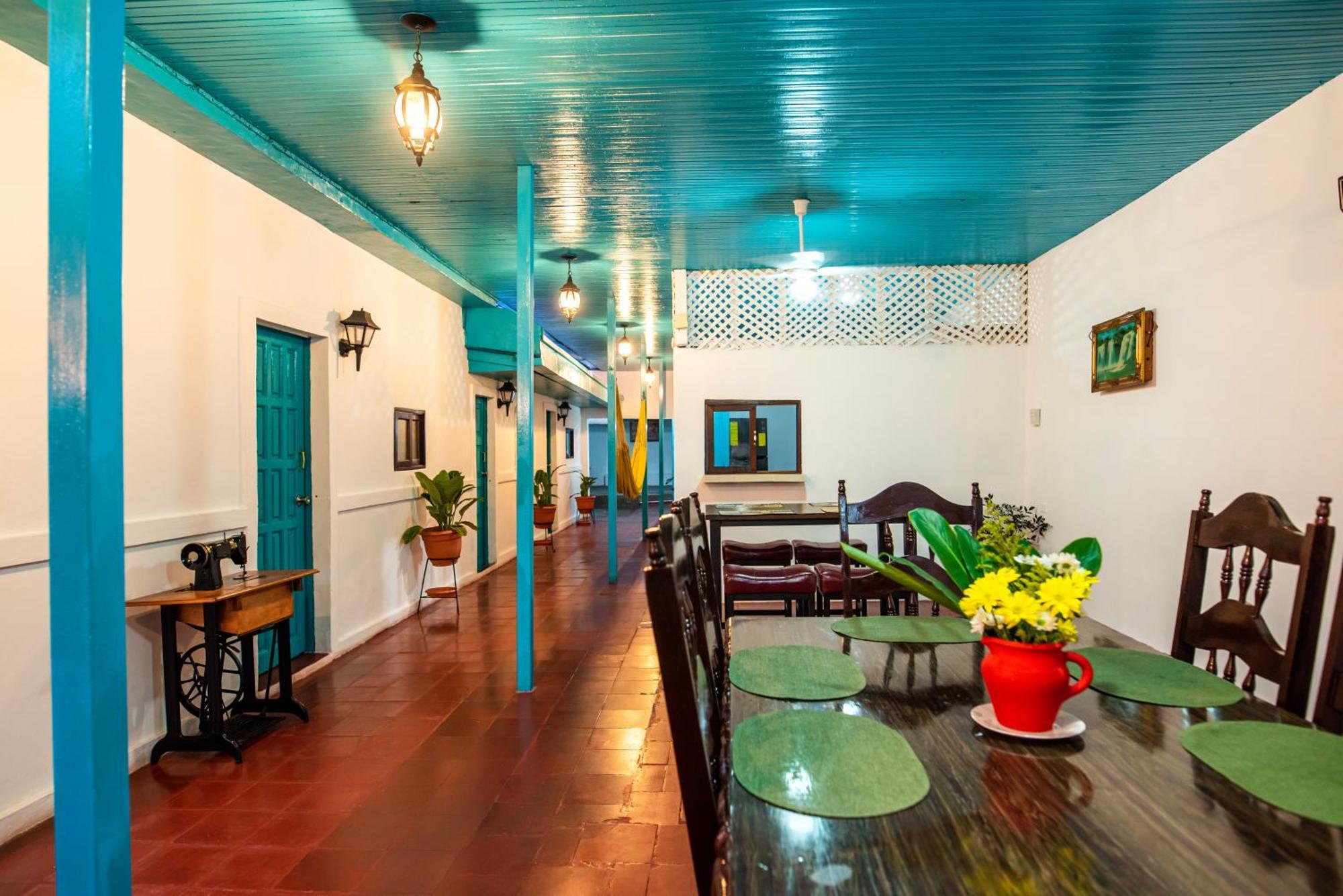 Hostal Victoria Granada Esterno foto